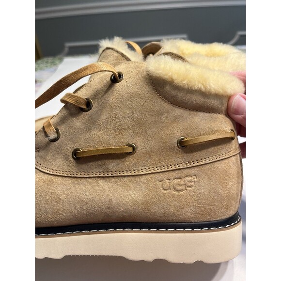 UGG Sheepskin Lined Chukka Style Vibram Boots Men’s Sz 11 main image 8